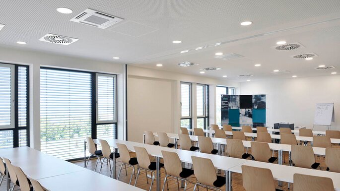 Mitsubishi Deckenkassette in Seminarraum