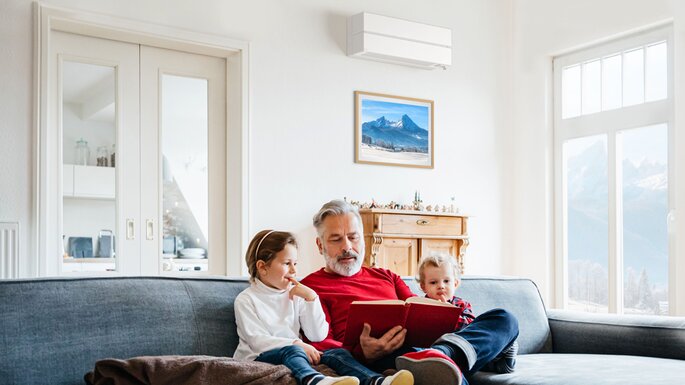 Mitsubishi Klima Innengerät mit Familie