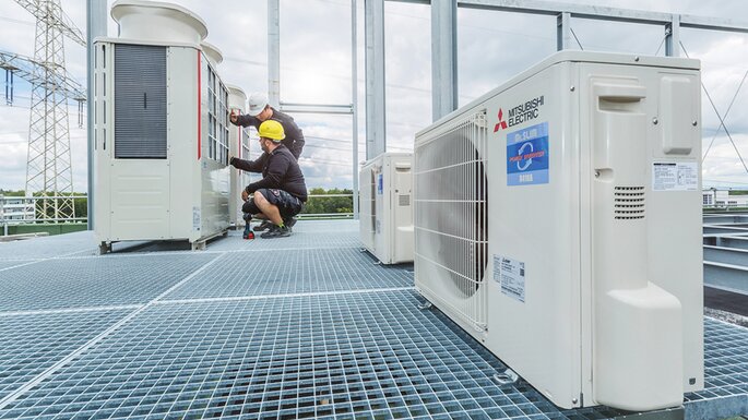 Mitsubishi Klima Aussengerät mit Monteur